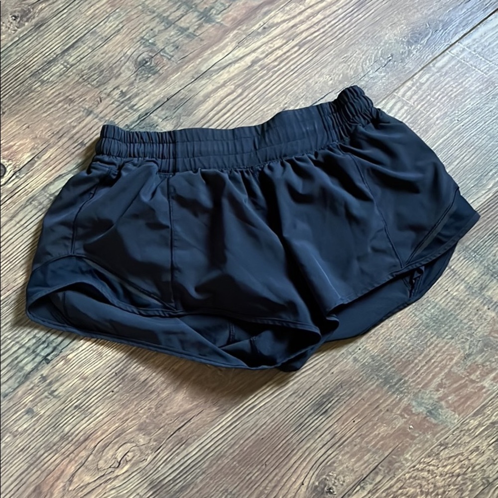 Lululemon LR Hotty Hot Shorts 2.5”